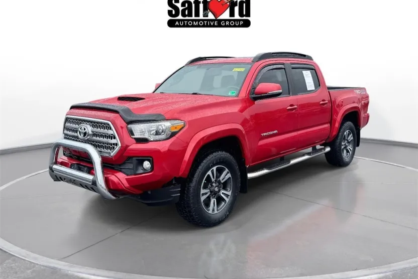 2017 Toyota Tacoma TRD Sport photo 1
