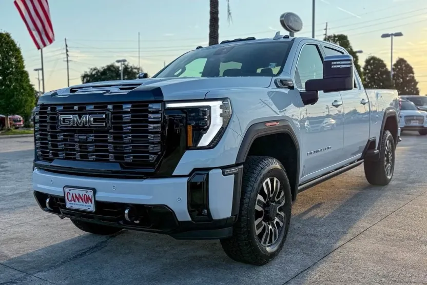 2025 Gmc Sierra 2500 HD Denali Ultimate photo 1