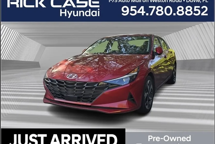 2023 Hyundai Elantra SEL photo 1