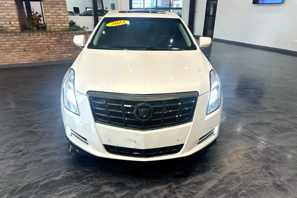 2013 Cadillac XTS Premium photo 1