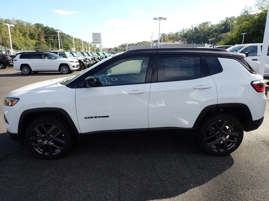 2026 Jeep Compass Limited photo 1