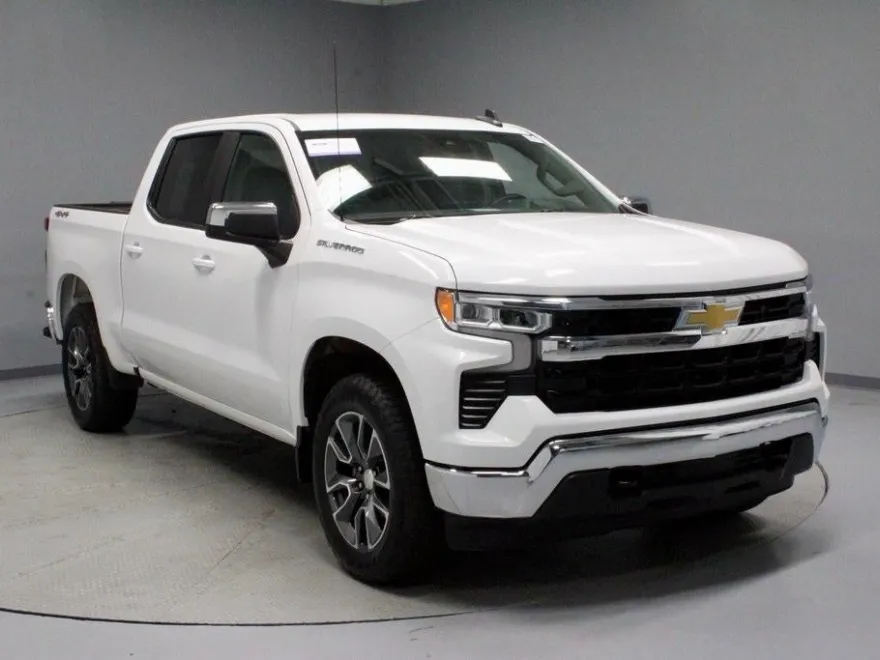 2024 Chevrolet Silverado 1500 LT photo 1