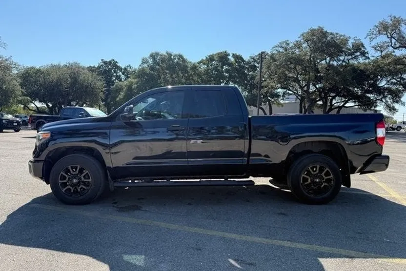 2020 Toyota Tundra SR5 Grade photo 1