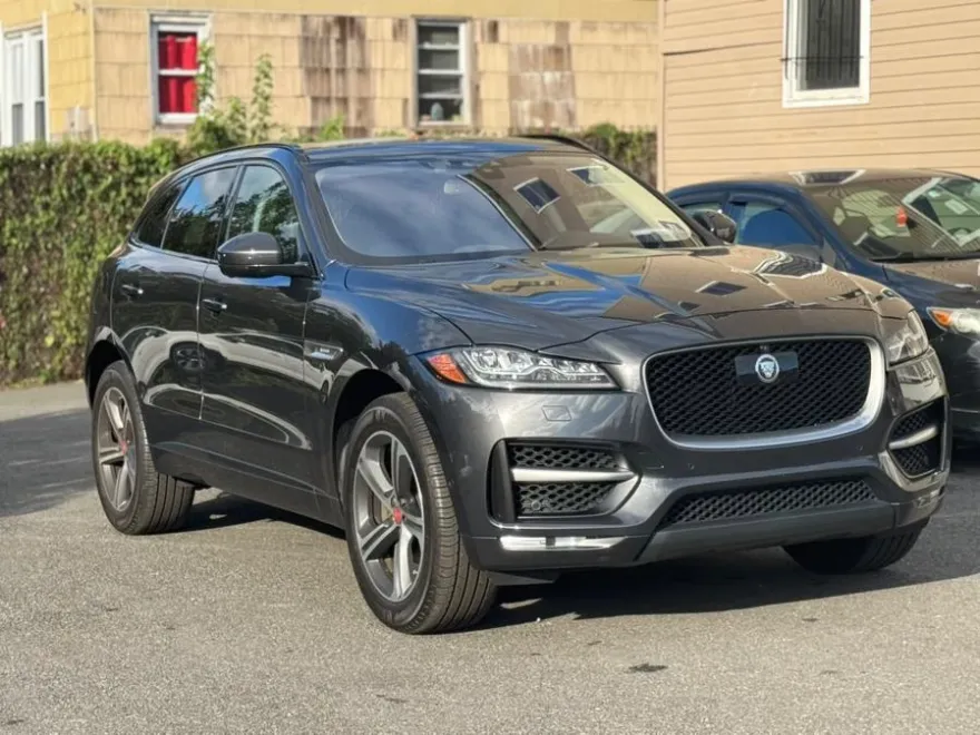 2017 Jaguar F-PACE R-Sport photo 1