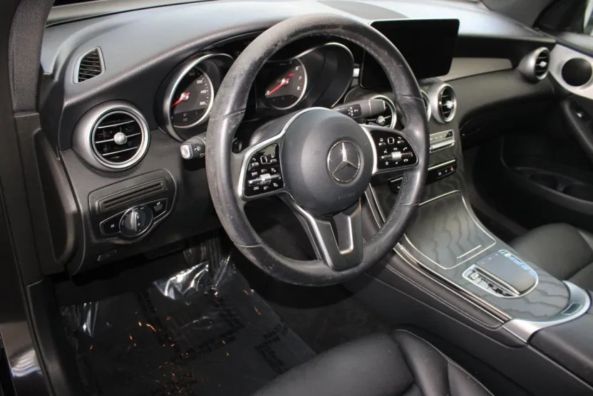 2021 Mercedes Benz GLC 300 photo 1