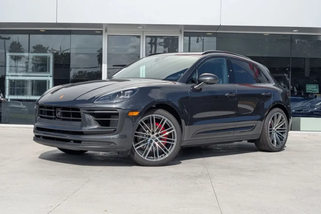 2025 Porsche Macan S photo 1