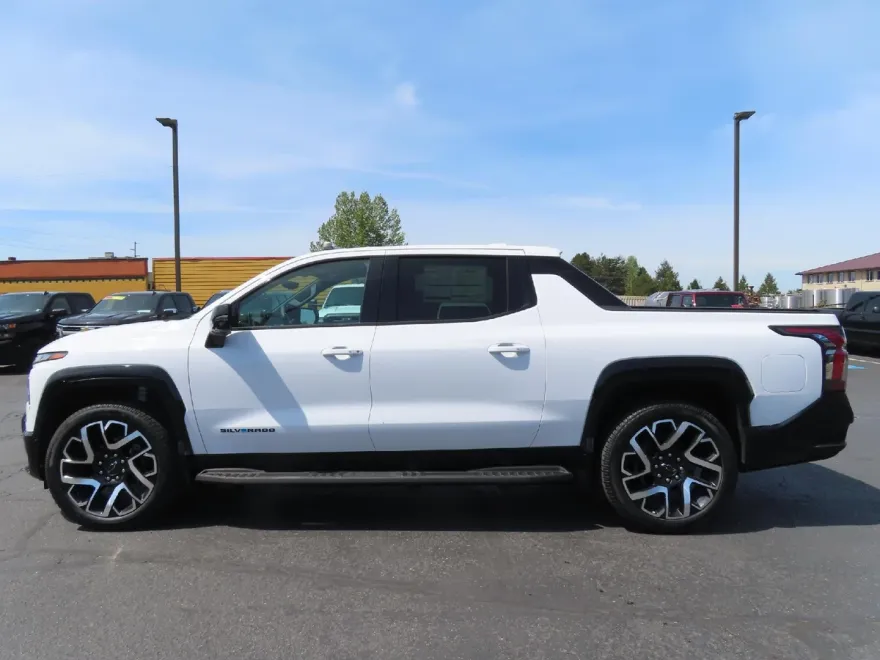 2024 Chevrolet Silverado EV RST photo 1