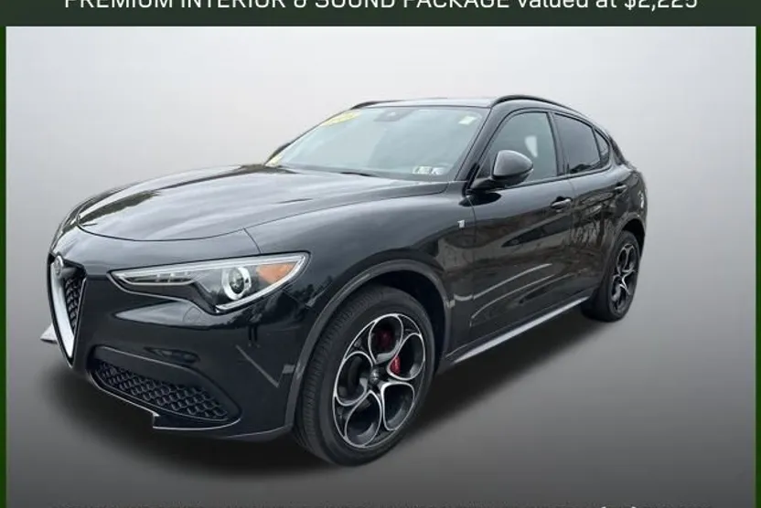 2023 Alfa Romeo Stelvio Ti photo 1