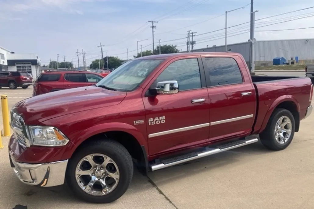 2014 Ram 1500 Laramie photo 1