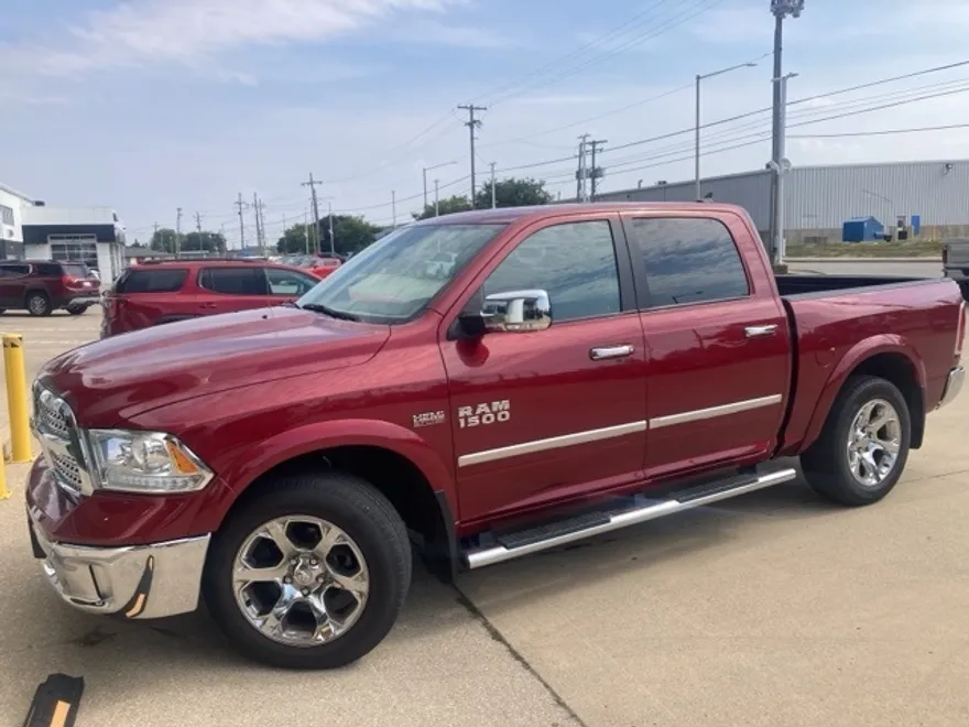 2014 Ram 1500 Laramie photo 1