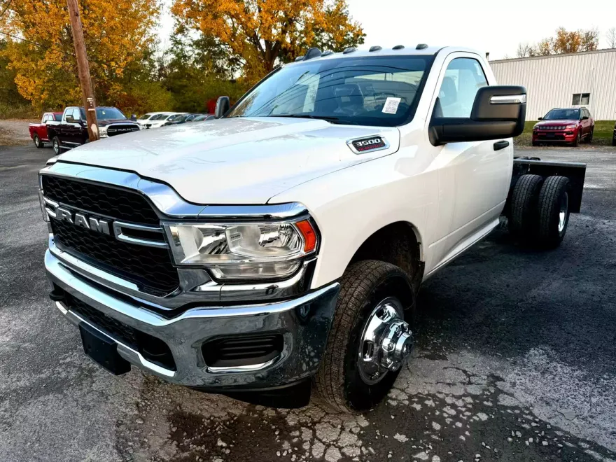 2024 Ram 3500 Tradesman photo 1