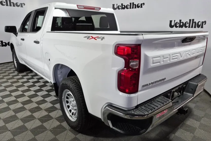 2026 Chevrolet Silverado 1500 photo 1