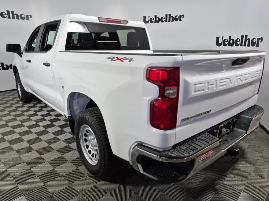 2026 Chevrolet Silverado 1500 photo 1