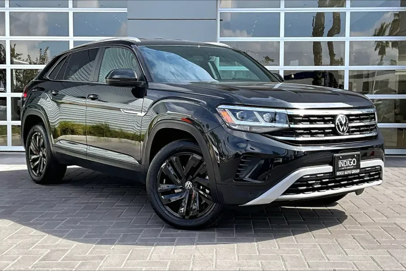 2023 Volkswagen Atlas Cross Sport V6 SE Technology photo 1