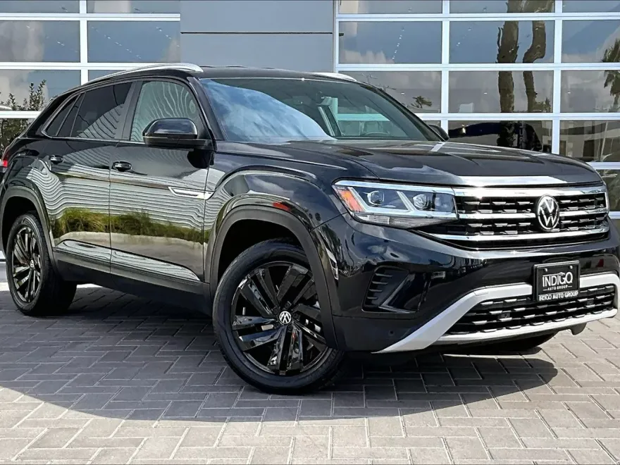 2023 Volkswagen Atlas Cross Sport V6 SE Technology photo 1