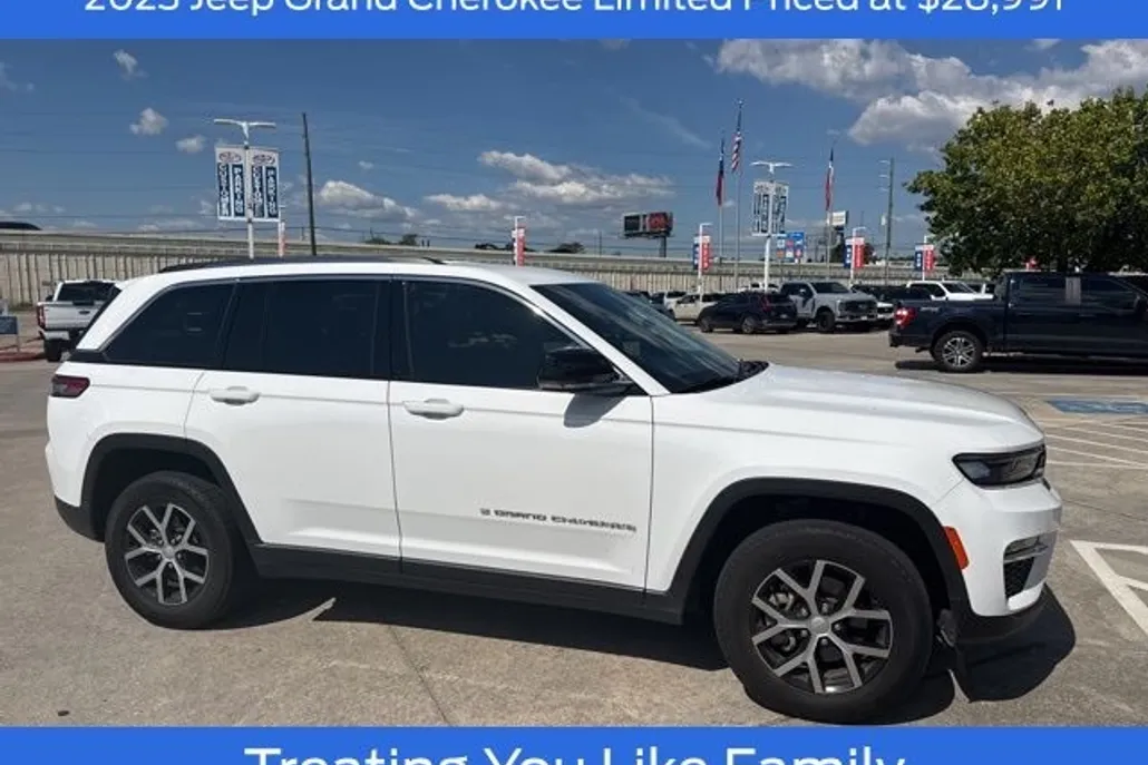 2023 Jeep Grand Cherokee Limited photo 1