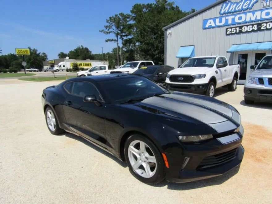 2017 Chevrolet Camaro 1LT photo 1