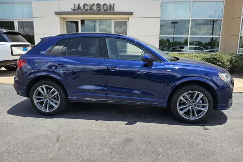 2025 Audi Q3 S line Premium photo 1