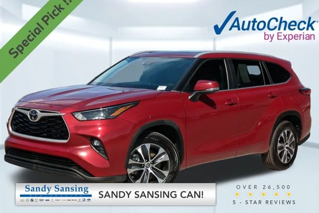 2023 Toyota Highlander XLE photo 1