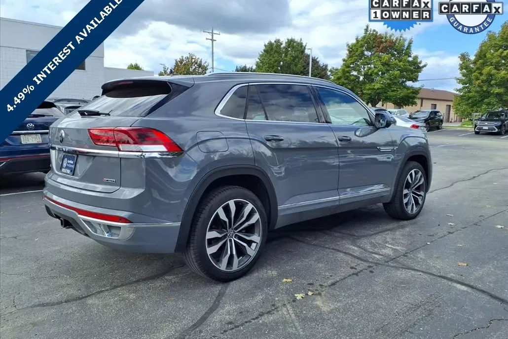 2022 Volkswagen Atlas Cross Sport V6 SEL Premium R-Line photo 1