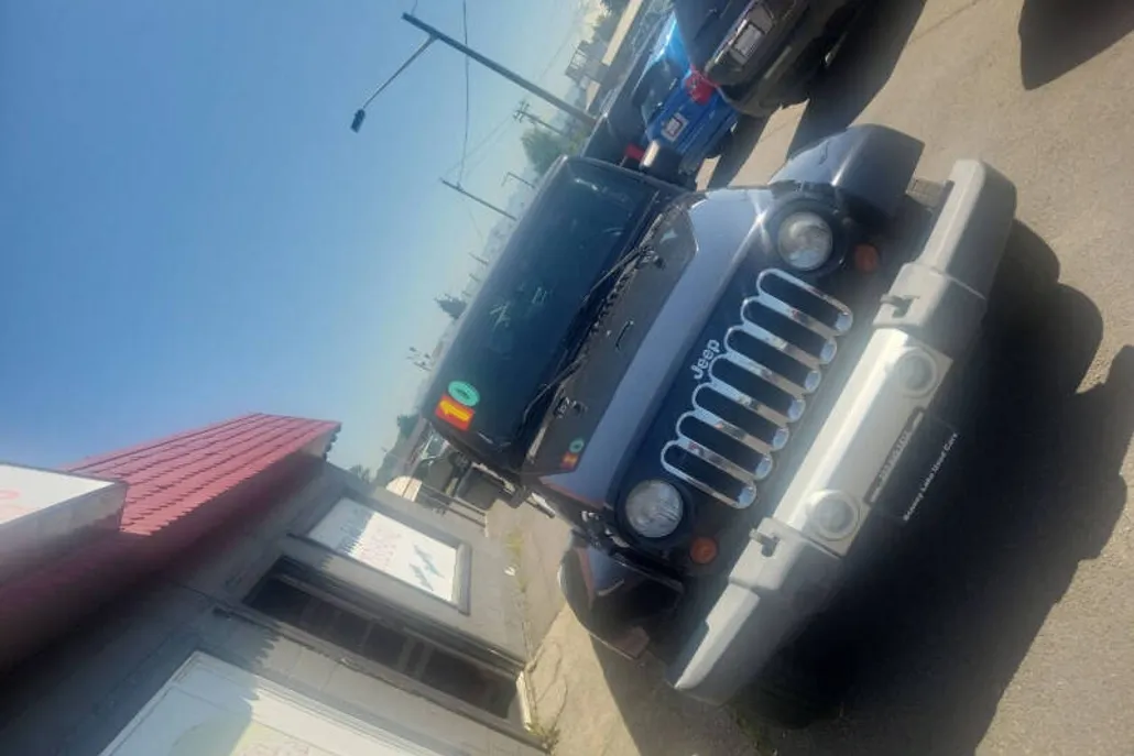 2010 Jeep Wrangler Unlimited Sahara photo 1
