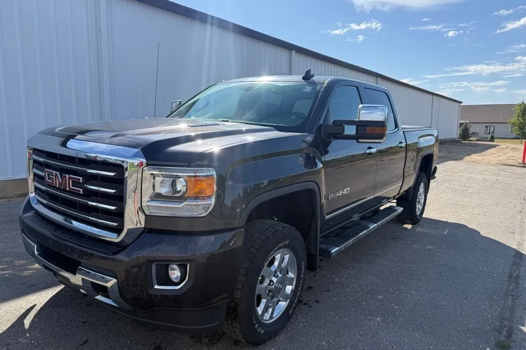2015 Gmc Sierra SLT photo 1