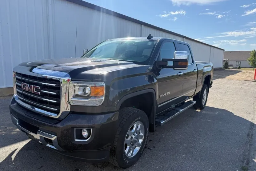 2015 Gmc Sierra SLT photo 1
