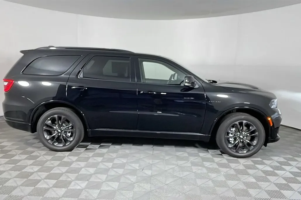 2025 Dodge Durango R/T Plus photo 1