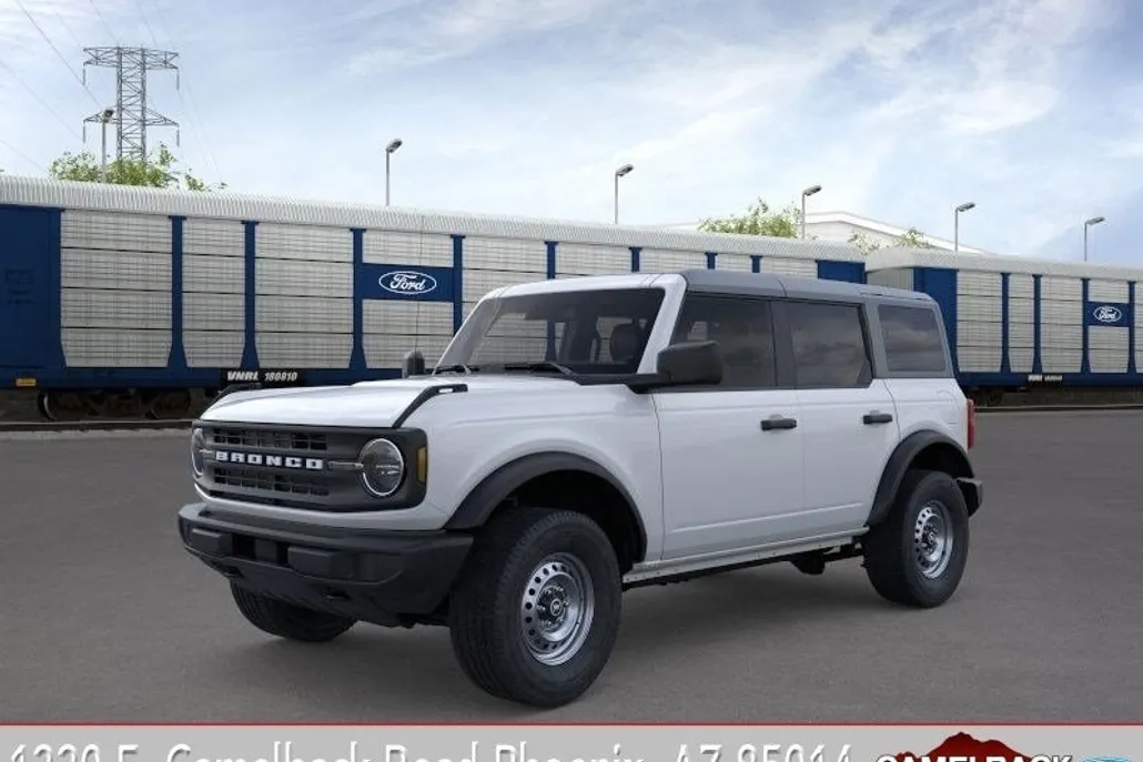 2025 Ford Bronco Base photo 1