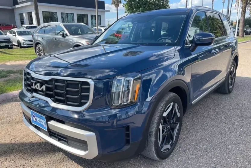 2024 Kia Telluride S photo 1