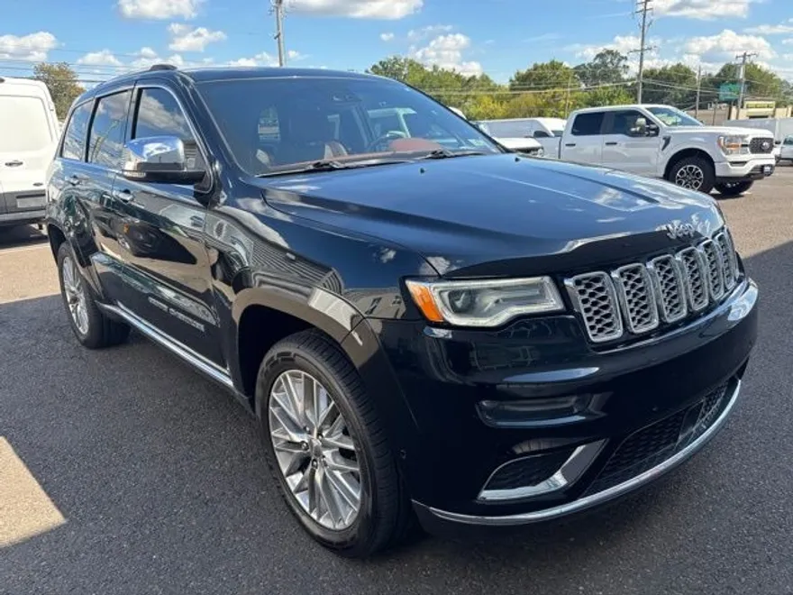2017 Jeep Grand Cherokee Summit photo 1
