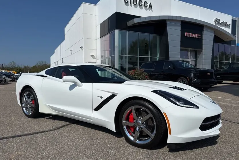 2014 Chevrolet Corvette Stingray Base 2LT photo 1