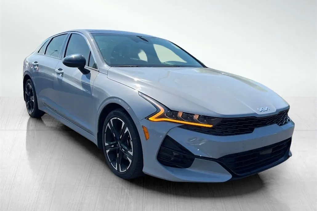 2023 Kia K5 GT-Line photo 1