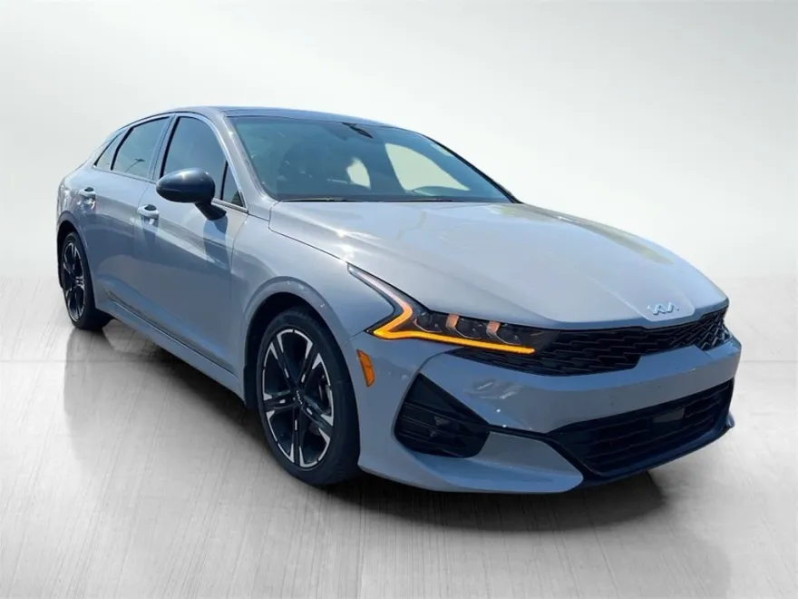 2023 Kia K5 GT-Line photo 1