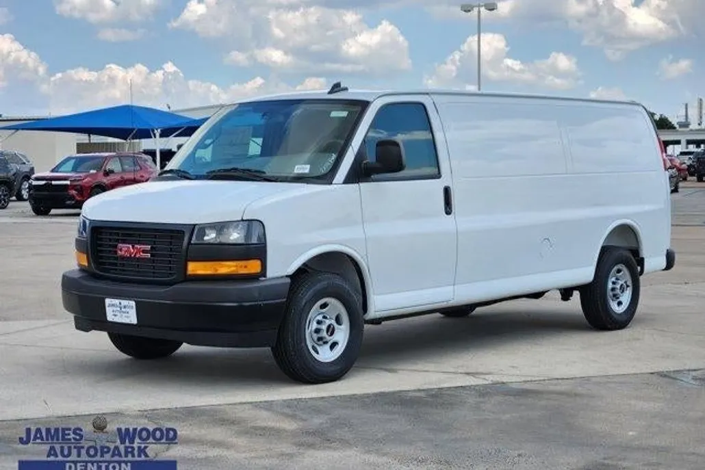 2025 Gmc Savana Cargo 2500 photo 1