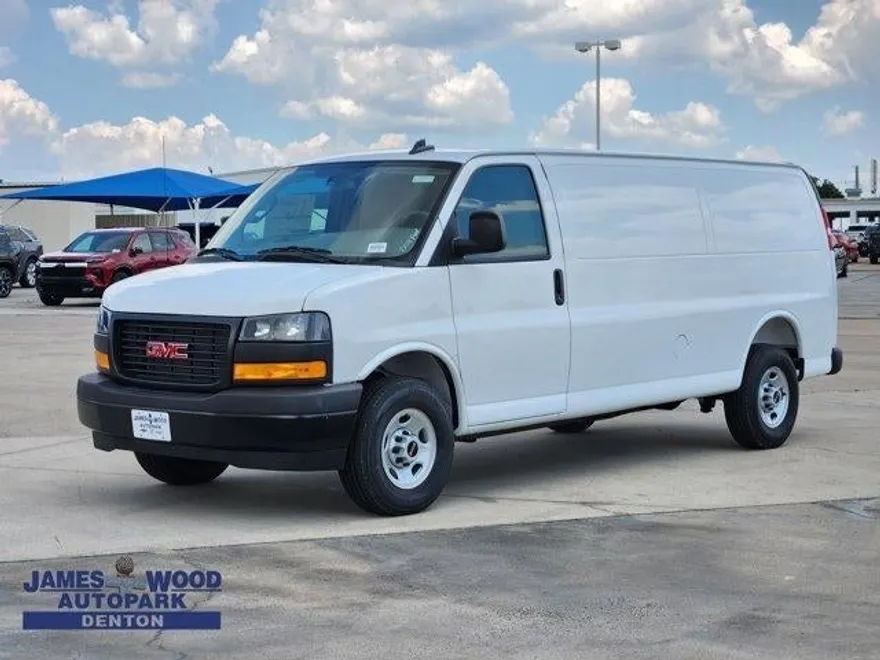 2025 Gmc Savana Cargo 2500 photo 1