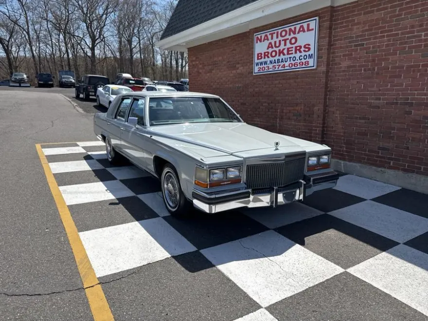 1989 Cadillac Brougham photo 1
