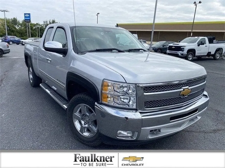 2012 Chevrolet Silverado 1500 LT photo 1