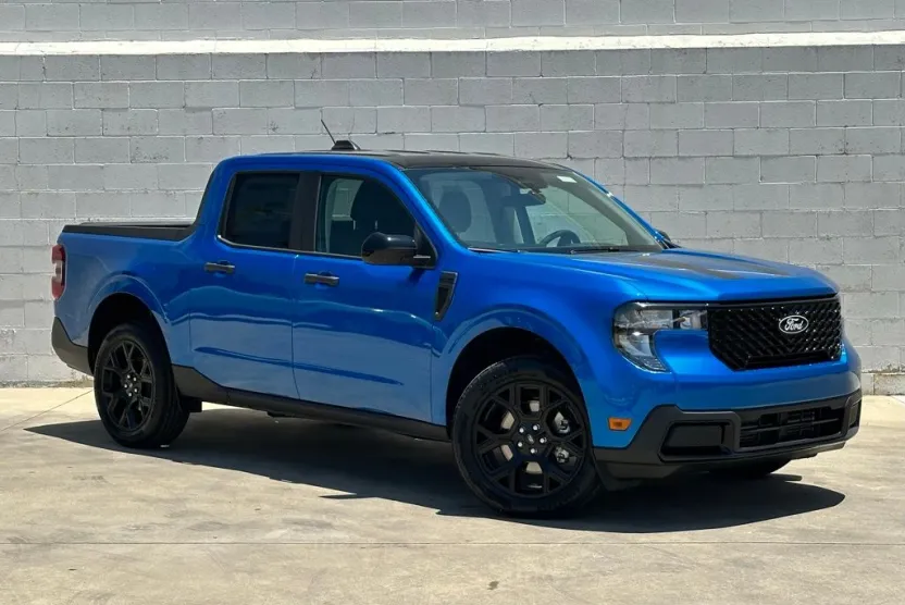 2025 Ford Maverick XLT photo 1