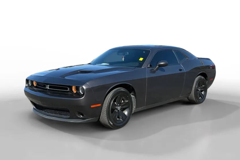2021 Dodge Challenger SXT photo 1