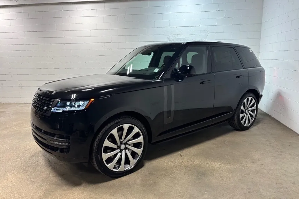 2025 Land Rover Range Rover SE photo 1