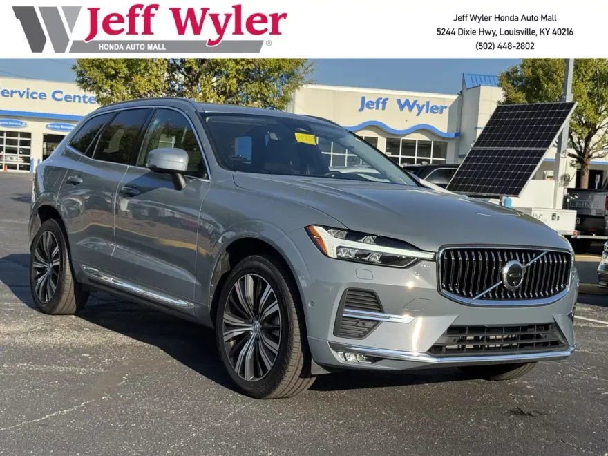 2023 Volvo XC60 B5 Plus photo 1