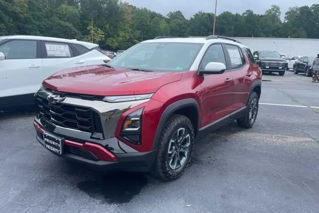 2026 Chevrolet Equinox ACTIV photo 1