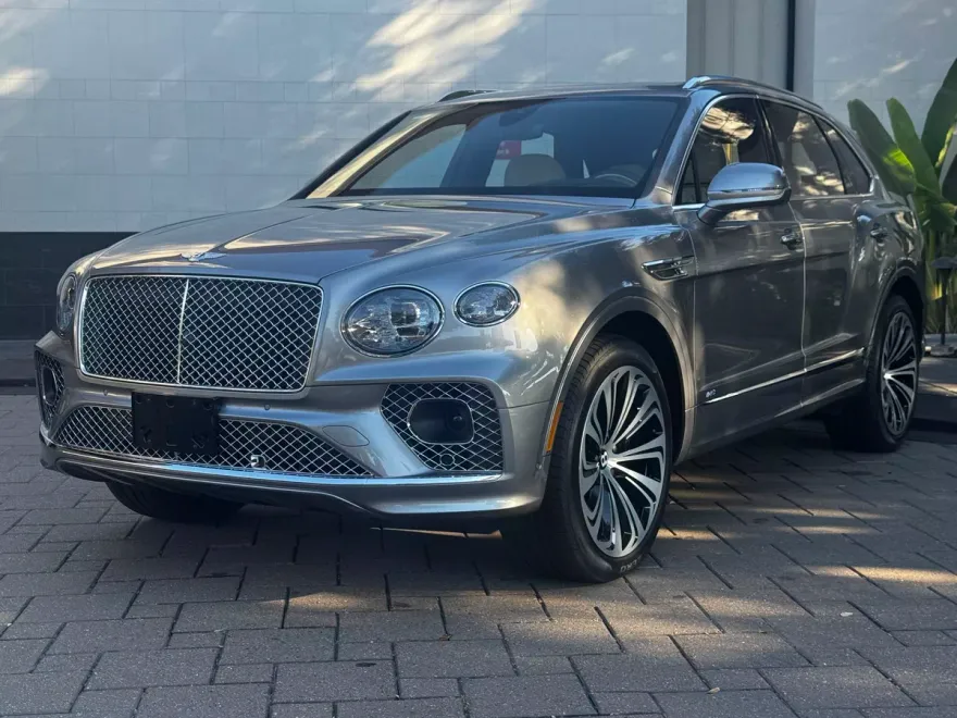 2022 Bentley Bentayga V8 photo 1