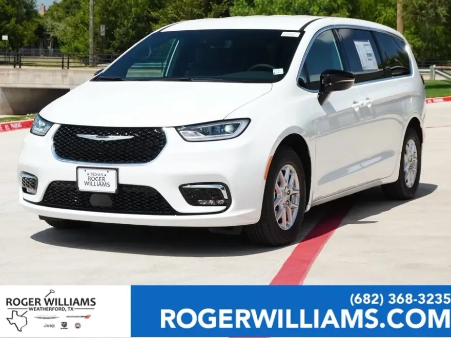 2026 Chrysler Pacifica photo 1