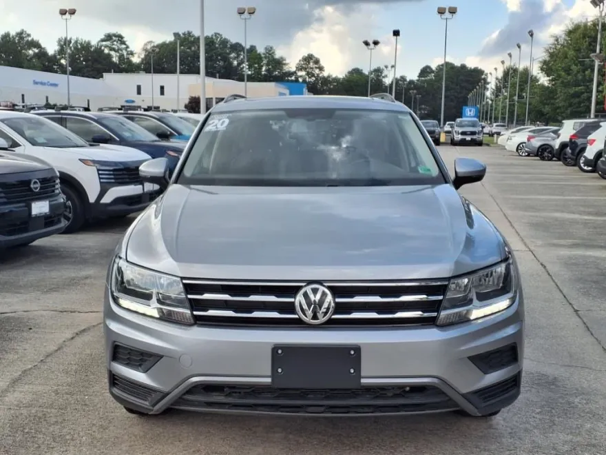 2020 Volkswagen Tiguan SE photo 1