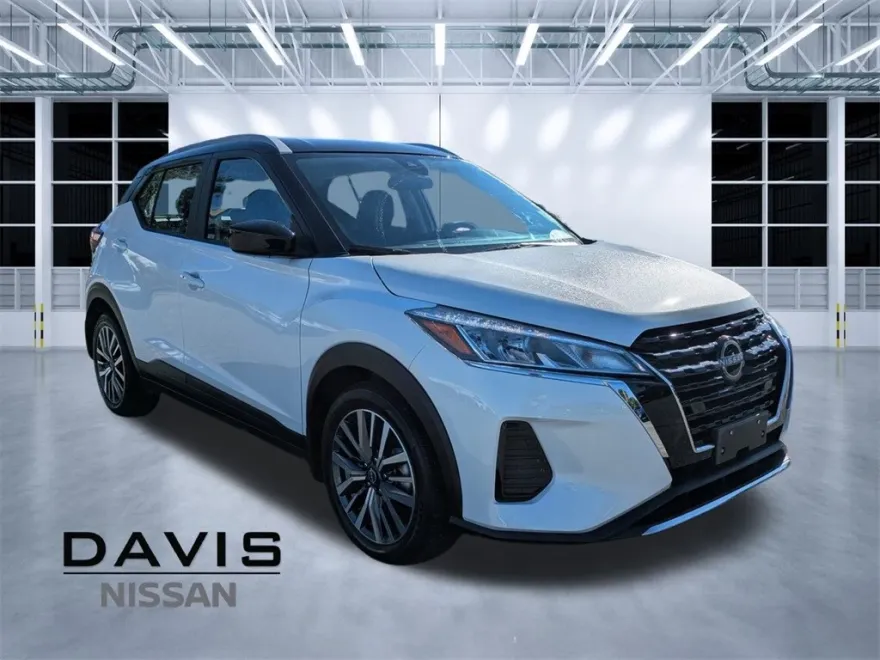 2024 Nissan Kicks SV photo 1