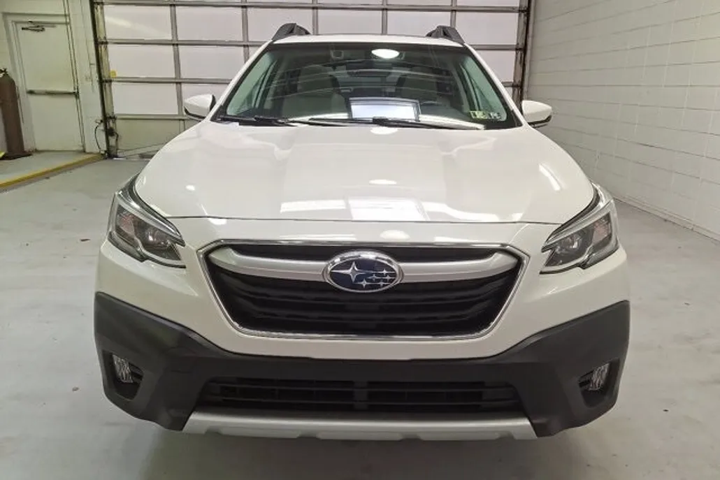 2020 Subaru Outback Limited photo 1