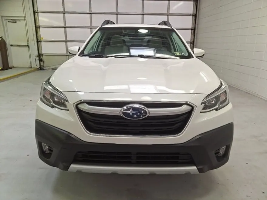 2020 Subaru Outback Limited photo 1