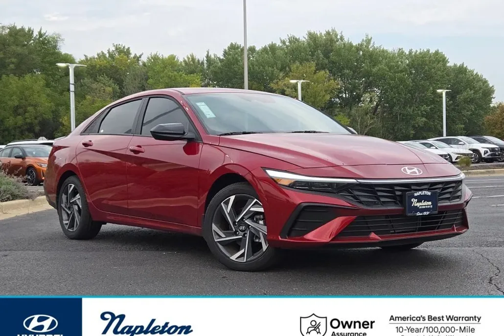 2025 Hyundai Elantra SEL Sport photo 1
